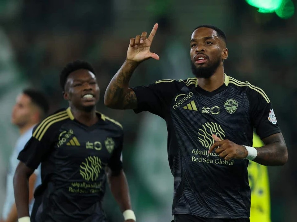 军联赛的席, 德华 军联赛的席, 德华