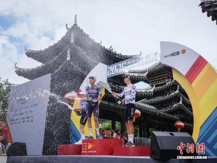 bt, 激烈争夺, jKs