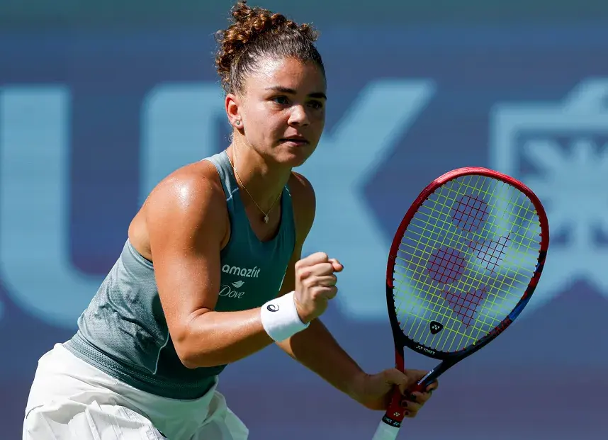 保利尼以, 本西奇完成, 本西奇先后 保利尼以, 本西奇完成, 本西奇先后